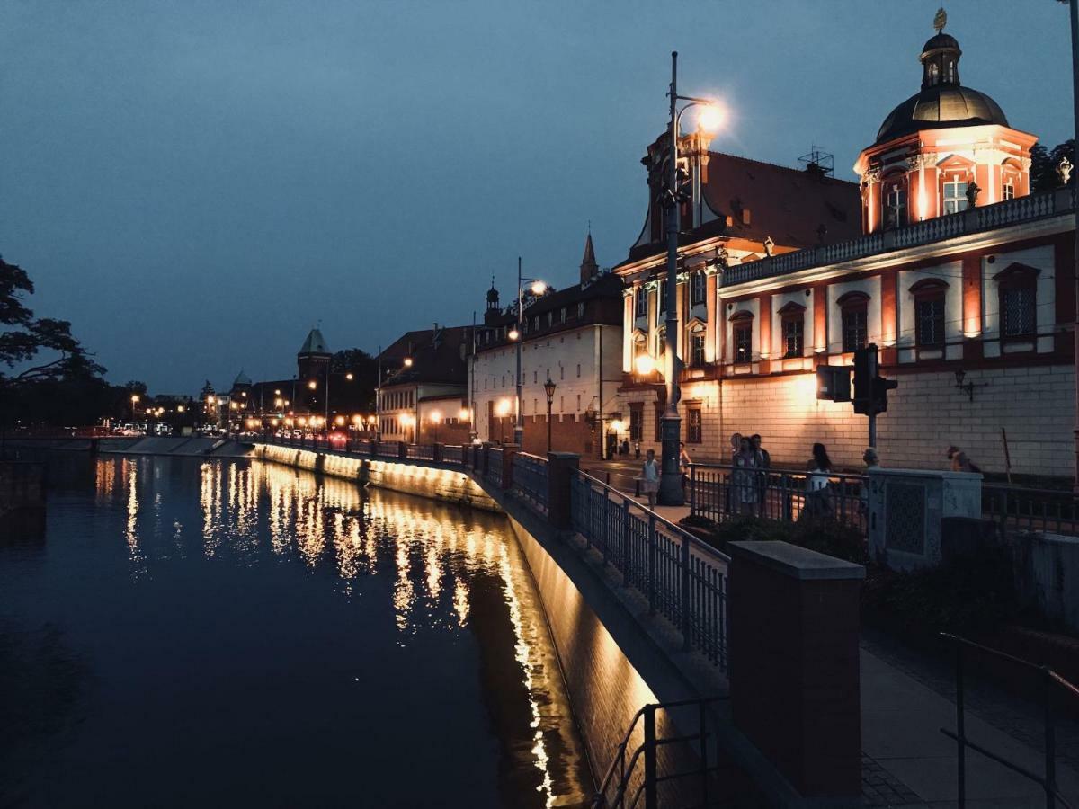 Bluebird City Center Apartment Wroclaw Bagian luar foto